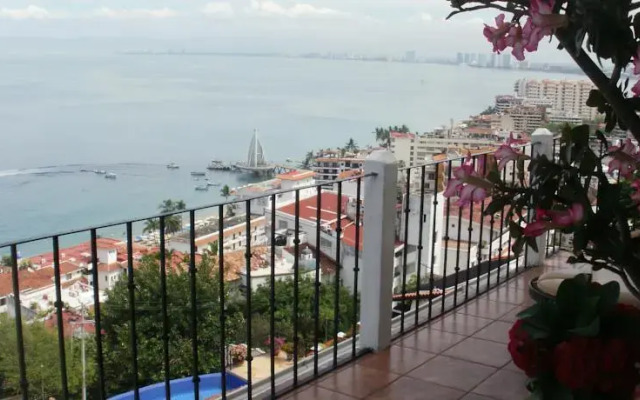 Beautiful Apartment With Spectacular Views