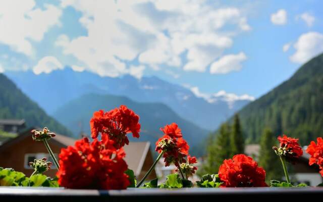 Chalet Elisabeth Dolomites Alpin&Charme