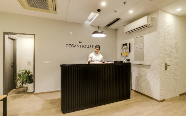 Oyo Townhouse 281 Harsh Vihar