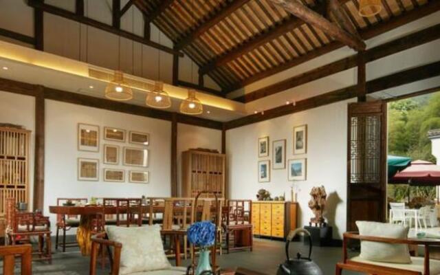 Kaiyuan Hotel · Seabirds