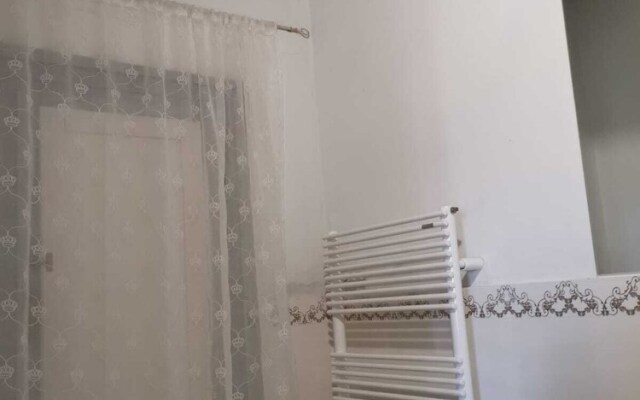 Amaranth House Rooms and Apartments
