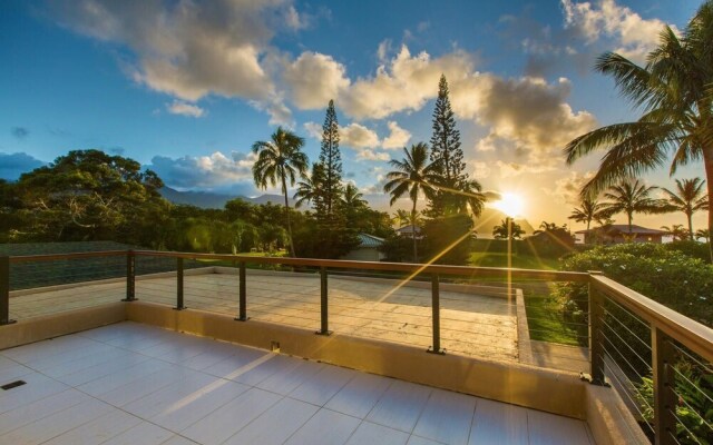 Punahele Point 3 Bedroom Home by Redawning