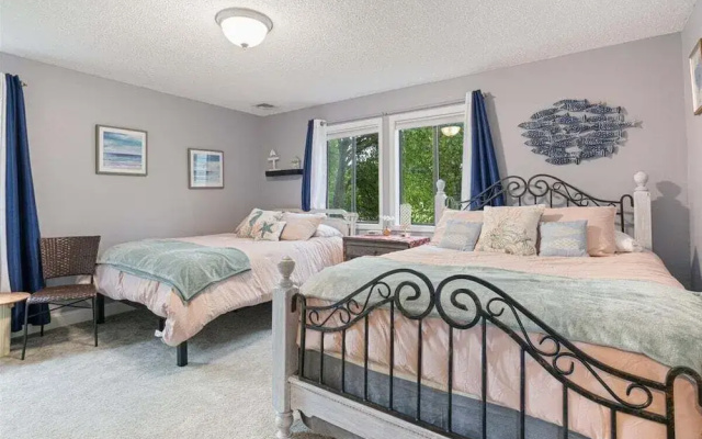 Lakefront Osage Beach Condo + Workspace w/ Pool Views