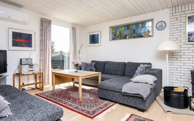 6 Person Holiday Home in Glesborg