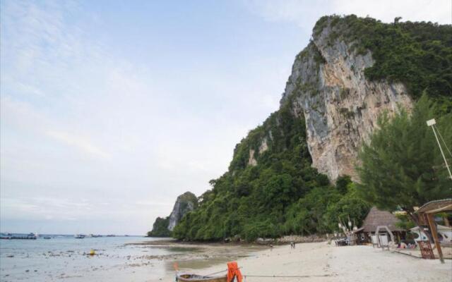 Phi Phi Nice Beach Hotel Hip