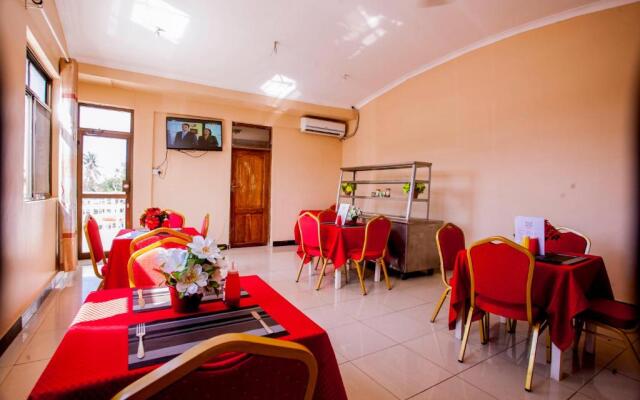 B10 Airport Lodge