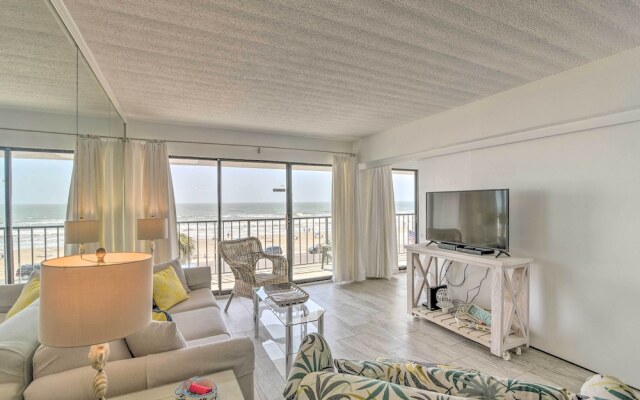 Galveston Oceanfront Condo w/ Balcony + View!