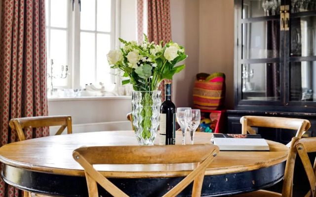 Delightful 3-bed Family Home Bayswater