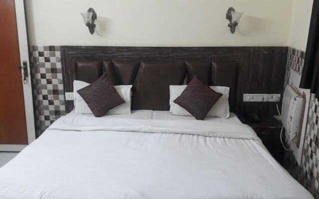 Fabhotel Sarwan