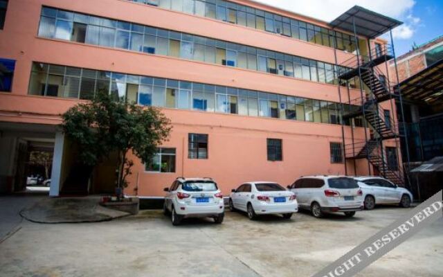 Yimen Sijichun Hotel