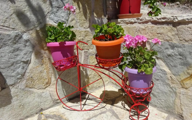 Studios Ristas Kostas