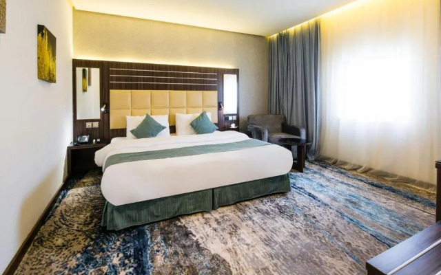 White Diamond 2. Sari