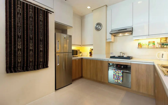 Elegant 2BR Apartment in Upscale Fort BGC Fast Wifi
