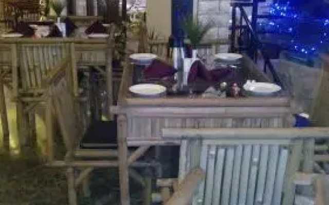 Dippy's Hotel