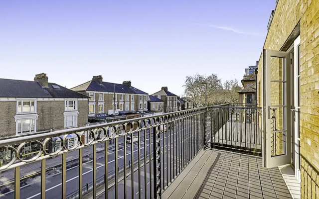 Chic Chiswick Apartment