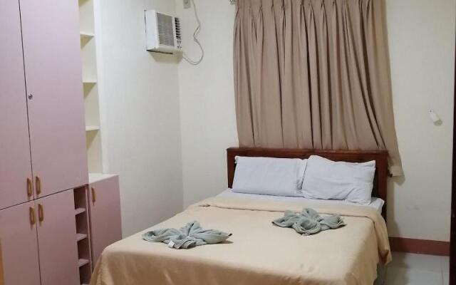 Manora Apartments and Guest House