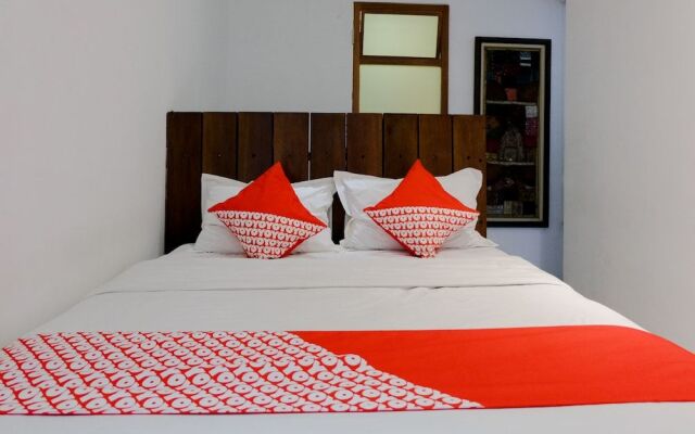 OYO 626 Augustina Home