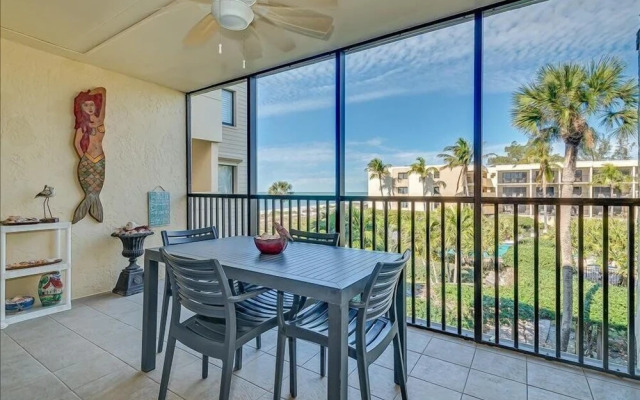 Sea Oats 221 2 Bedroom Home by RedAwning