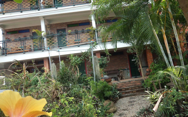 Baan Por Jai