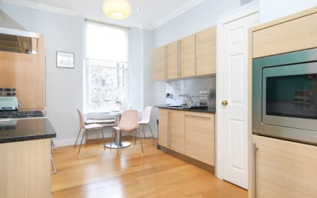 Stylish & majestic 3-bed apartment in Stockbridge