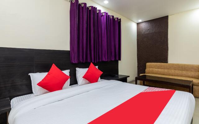 OYO 40756 Hotel Palash House