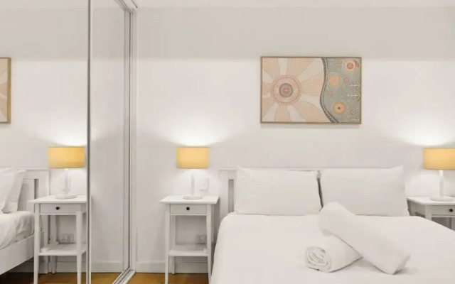Central Peaceful 1 Bedroom With Balcony Aircon