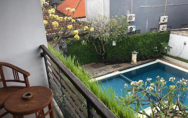 RedDoorz near Jimbaran Beach 2