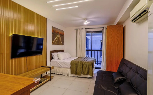 Studio Completo c Wi-fi e Varanda no Centro