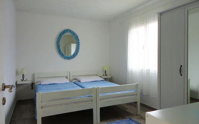 Apartment Petar - 30 m from sandy beach: A2 Nin, Zadar riviera