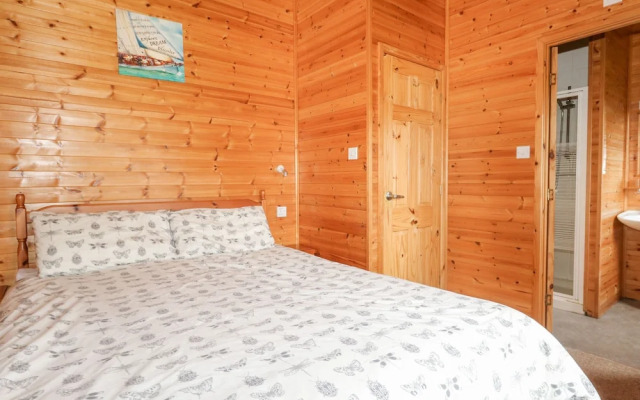 16 Amber Wood Lodge