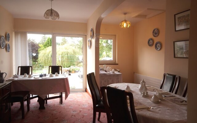 Hillview Lodge