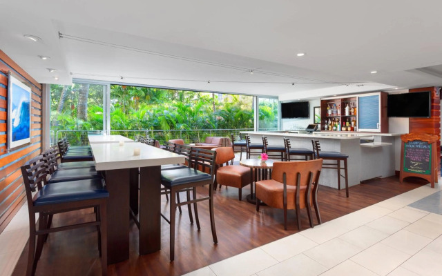 Courtyard by Marriott Waikiki Beach