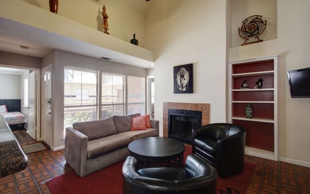 AustinStays 2 Bedroom Downtown Suite