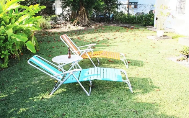 Sungazer - Holetown Apt & Beach Club on West Coast