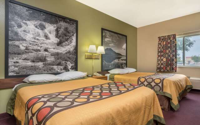 Super 8 by Wyndham Beresford