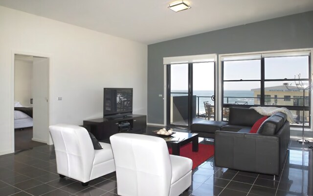 Mollymook Beachfront Executive Apartment