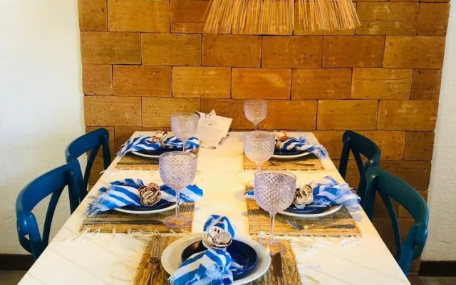 Charmosa Casa a 50m da Praia do Marceneiro