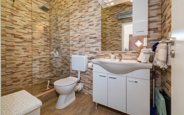 Nice Apartment in Maslenica With 2 Bedrooms and Wifi