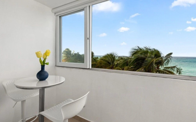 Puerto Rico Condado Beachfront w Pool Rental Otium Rentals