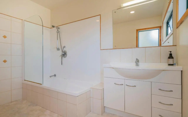 Sensational on Centennial - Whitianga Holiday Home
