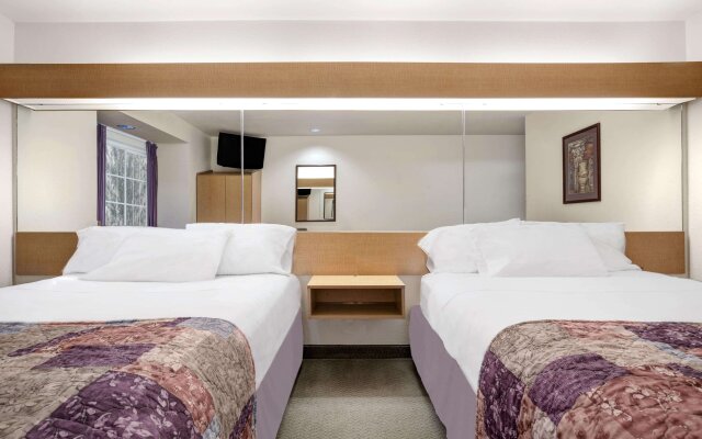 Microtel Inn & Suites by Wyndham Mankato