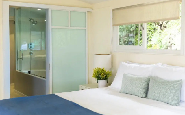 Piedra by AvantStay | Malibu Oasis w/ Patio & Spa