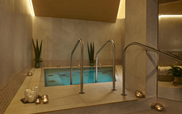 Párisi Udvar Hotel Budapest, part of Hyatt