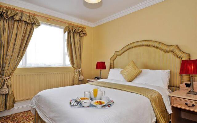 Longford Arms Hotel