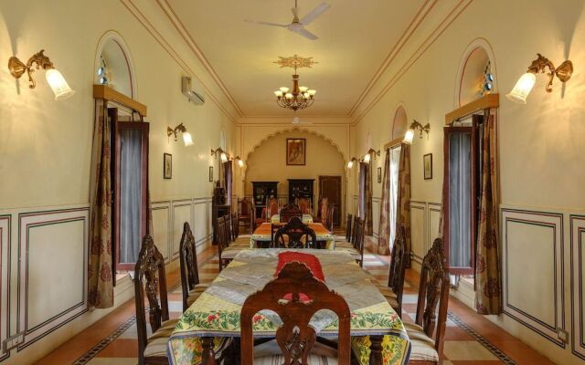 Hotel Rajmahal Palace