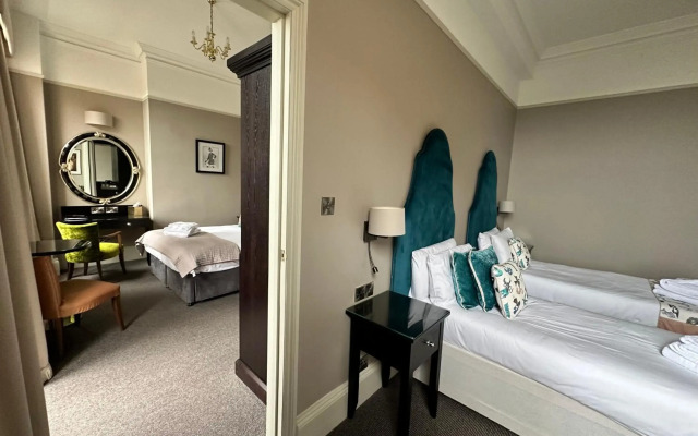 Queens Hotel