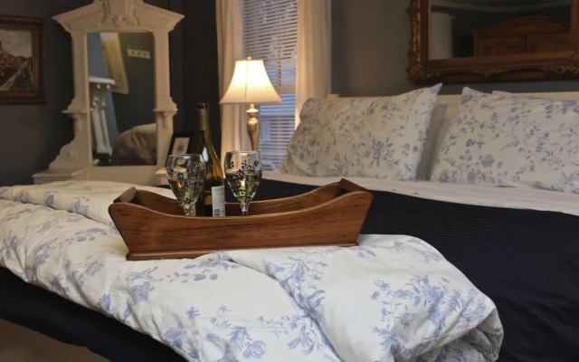 1837 Cobblestone Cottage