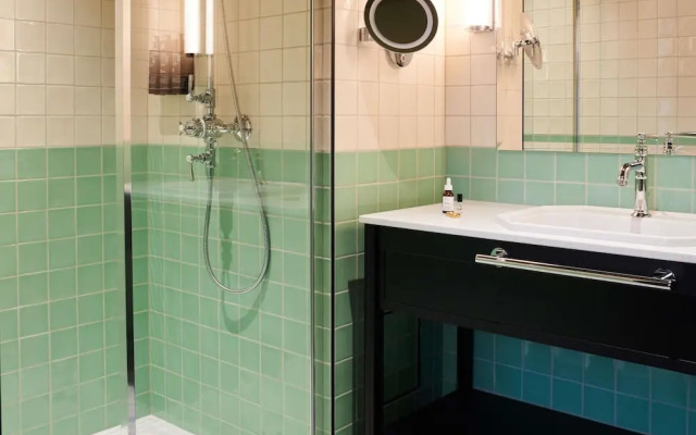 Square Lodge Hotel La Roche Sur Yon - Handwritten Collection