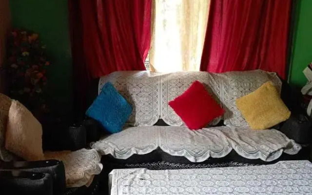 Pop Home 92900 Khalida Homestay