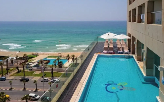 1202 GO to Leonardo Bat Yam